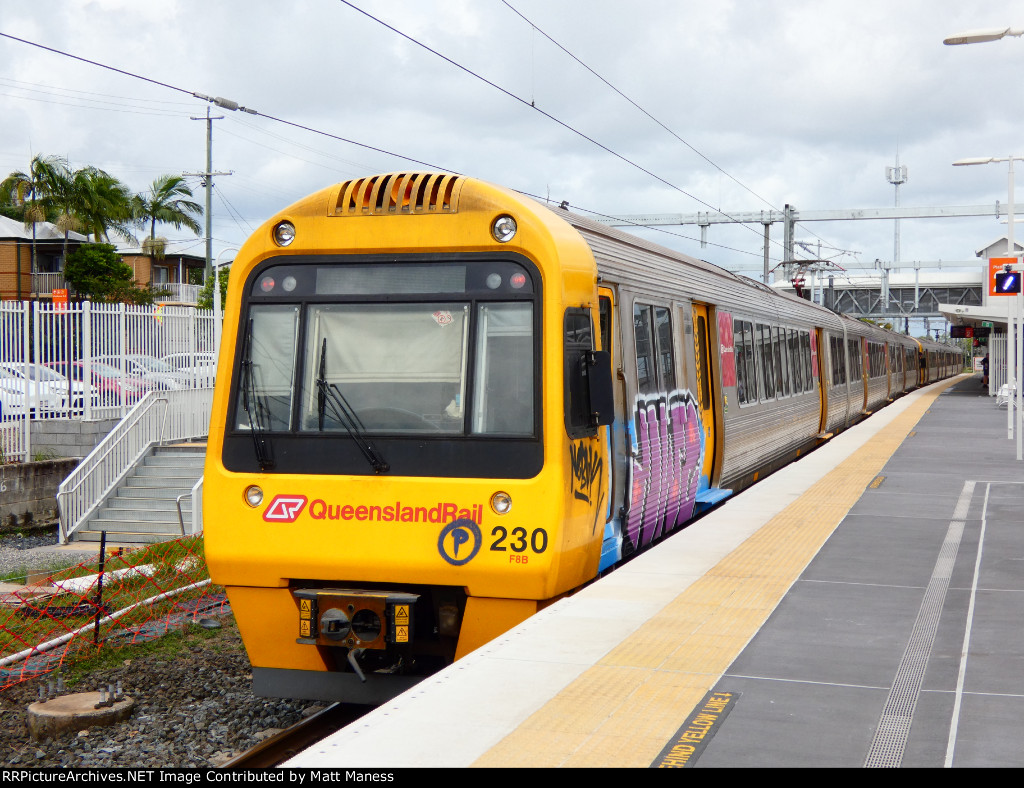 Leaving Yeerongpilly station